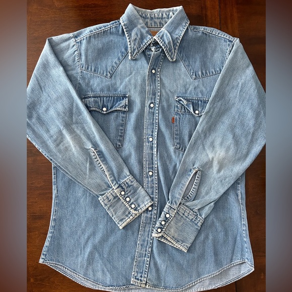 Vintage Levi’s Denim Shirt - Picture 1 of 3